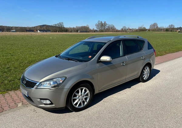 Kia Ceed cena 16900 przebieg: 247000, rok produkcji 2010 z Kielce małe 154